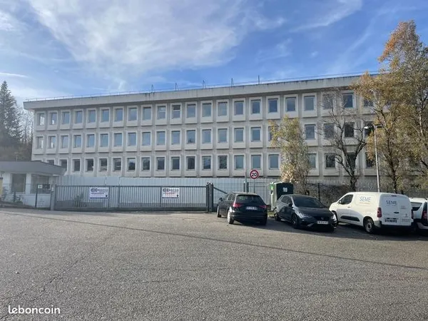Local commercial 9368 m² 