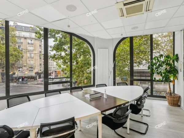 Bureau 285 m² 