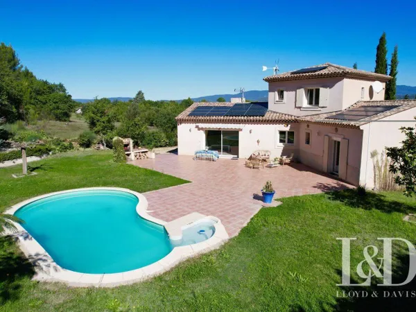 Maison 7 pièces 313 m² 