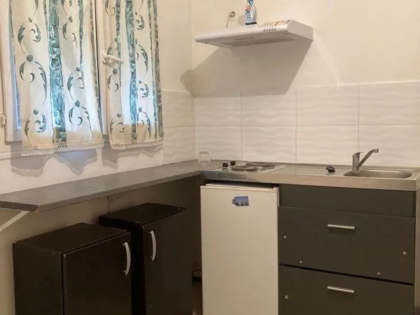 Studio 20 m2 à louer dans une rue pavillonnaire 