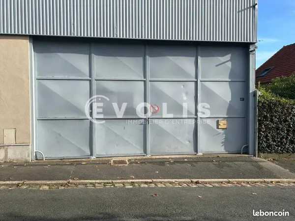 Local industriel 350 m² 