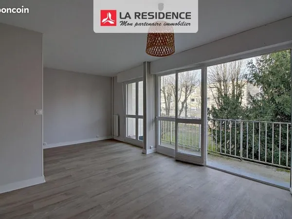 Studio 1 pièce 30 m² 