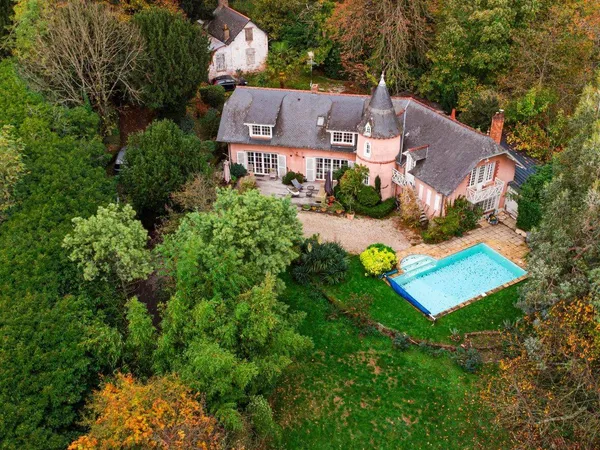 Maison 9 pièces 240 m² 