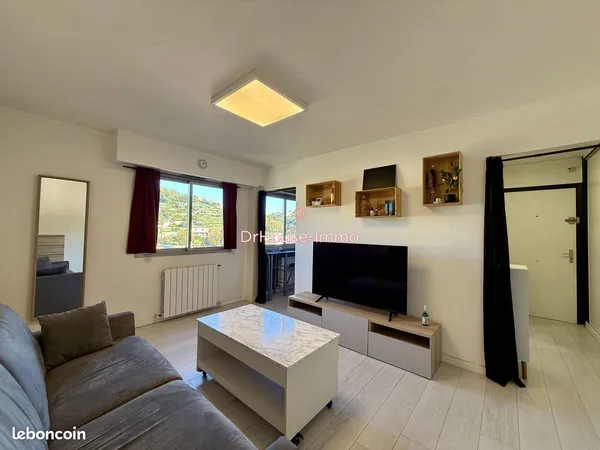 Studio 1 pièce 25 m² 