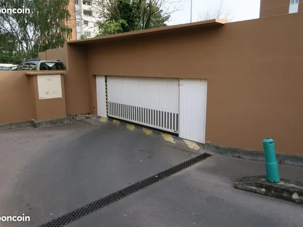 Garage sécurisé Laurent Bonnevay 