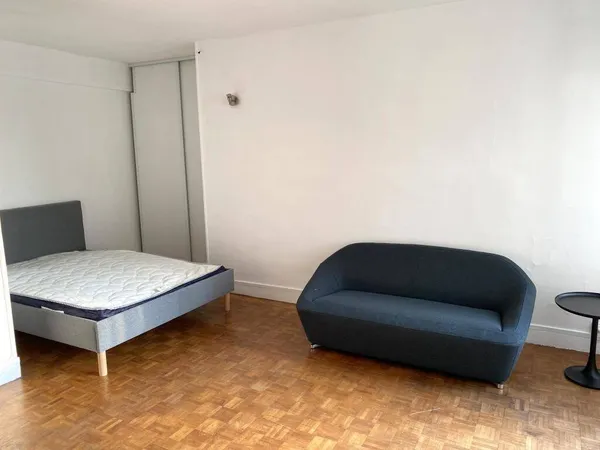 Studio 1 pièce 32 m² 