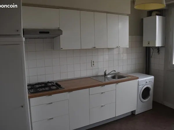 Appartement T5 lumineux avec 2 balcons entre Bonnefoy et Roseraie 