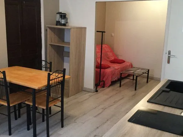 Studio meublé SANS AUCUN GARANT 
