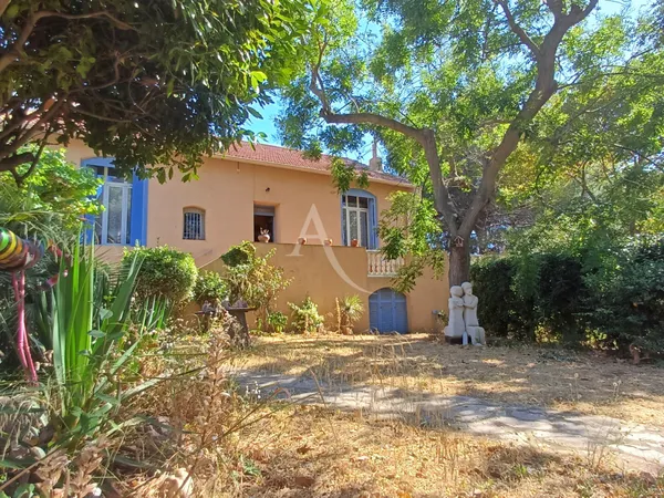 Maison Sete 4 pièce(s) 140 m2 