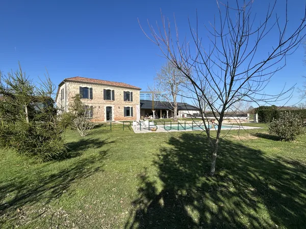 Caudecoste Maison de caractère rénovée avec piscine et dép 