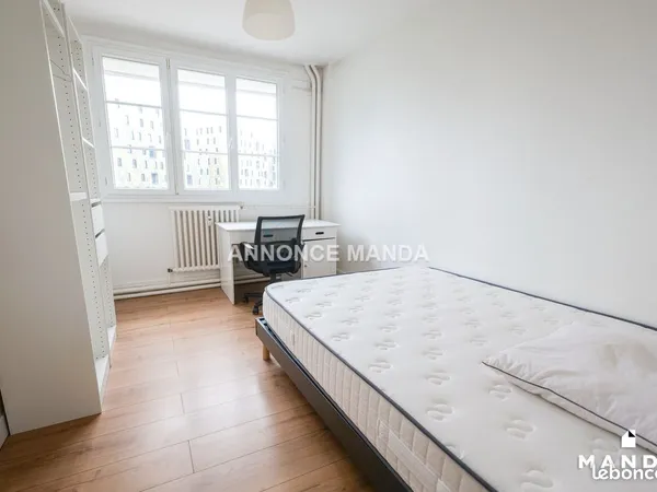 Chambre 5 pièces 10 m² 