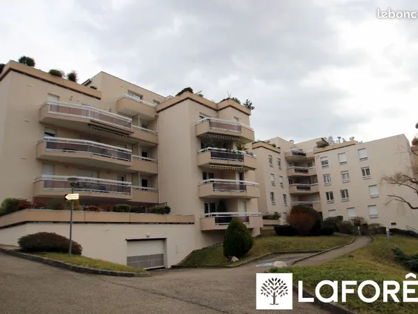 Appartement 4 pièces 82 m² 