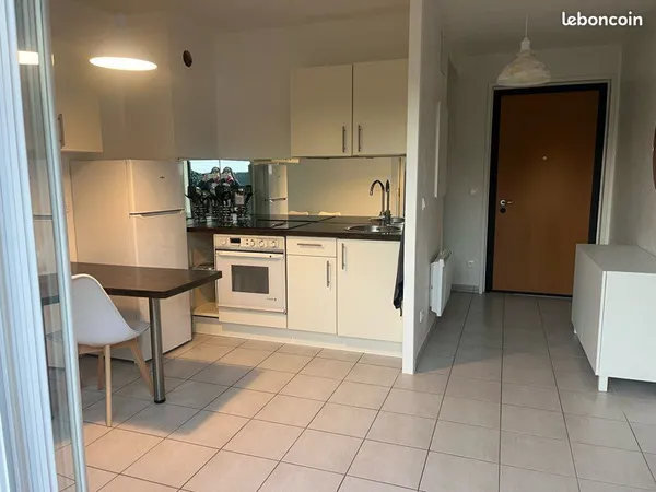 T1Bis meublé en Rez de jardin avec garage 