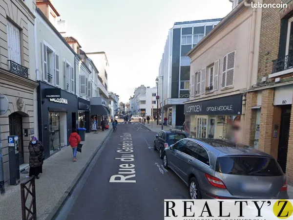 Local commercial 204 m² 