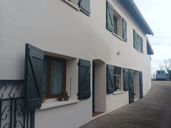 MAISON 200m2, PISCINE, 5 CHAMBRES, PANNEAUX SOLAIRE, POMPE à CHALEUR.. 