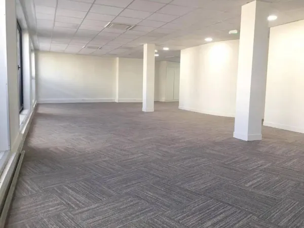 Bureaux 404 m² 