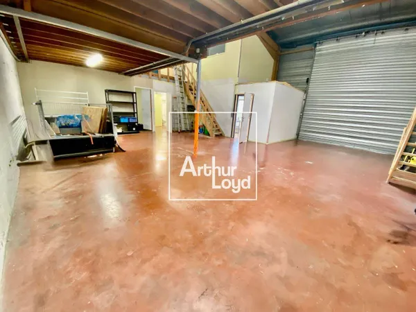 Local d'activité 220 m² 