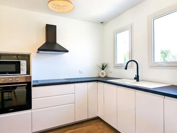 Maison moderne à l'année meublée 