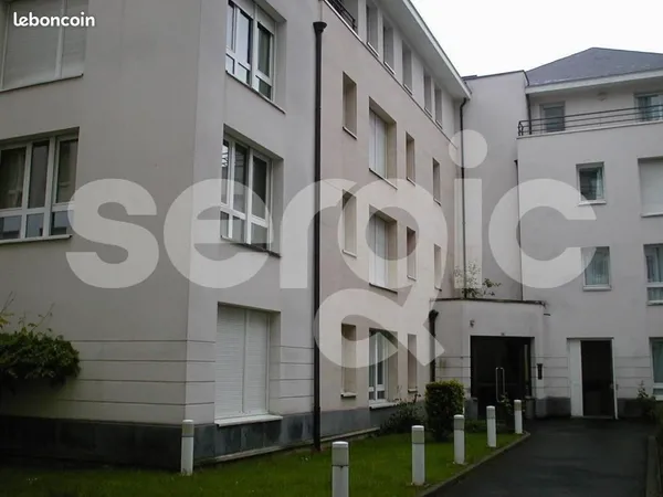 Studio 1 pièce 28 m² 