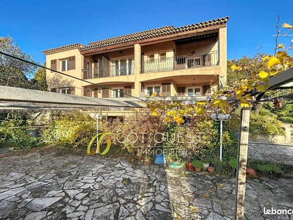 Maison 7 pièces 265 m² 