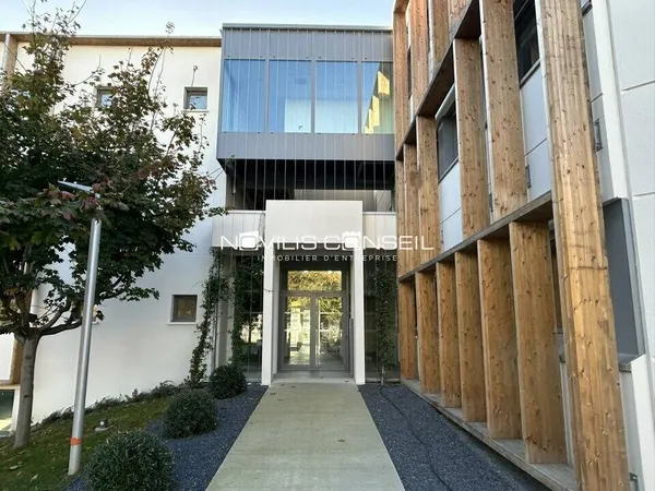 Bureaux 3123 m² 