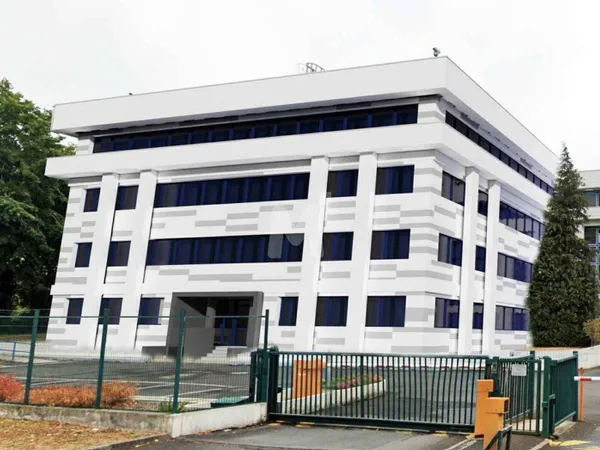 Bureaux 6690 m² 