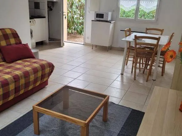 Studio 1 pièce 30 m² 