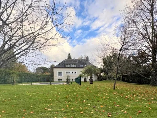 Maison 6 pièces 226 m² 