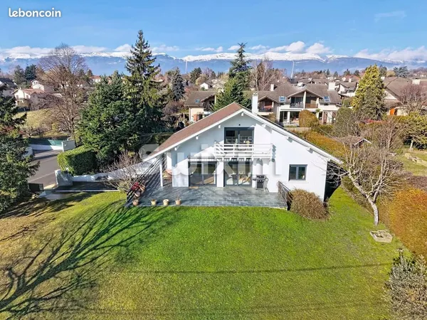 Maison 8 pièces 240 m² 
