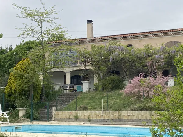 Maison d'hôte, accueil touristique 14 pièces 300 m2, piscine 