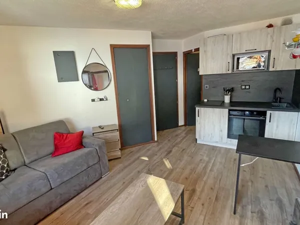 Studio 1 pièce 17 m² 