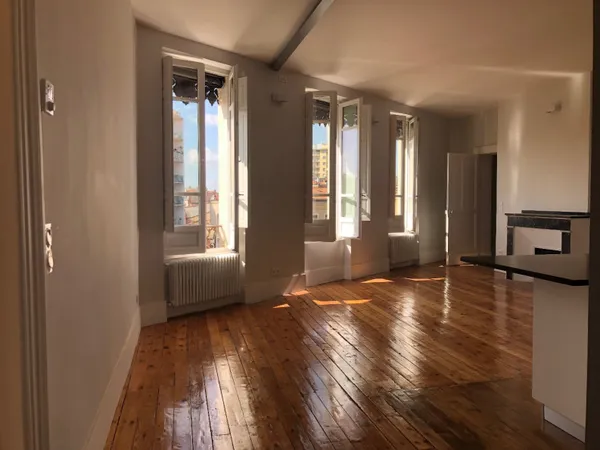 Appartement bourgeois 3 pièces 105 m² 