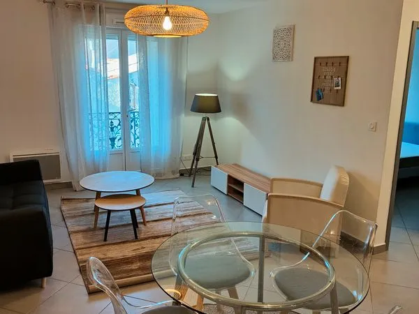 T2 lumineux dernier etage 