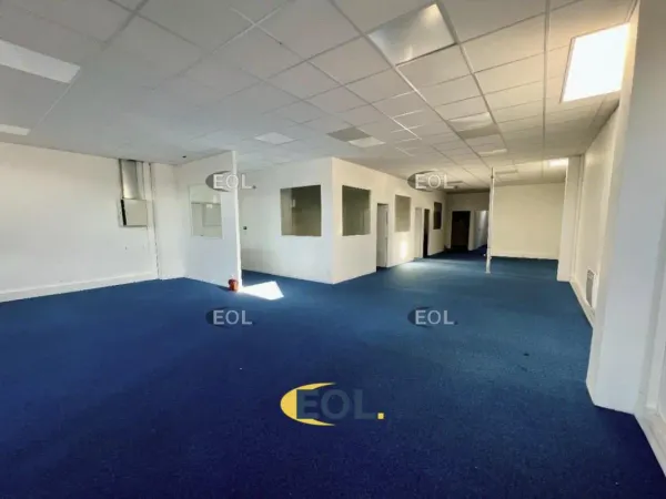 A louer cellule de stokage/activité de 2 230 m² à Bobigny (93) 