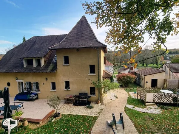 Maison 6 pièces 186 m² 