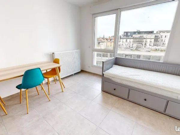 Studio 1 pièce 28 m² 