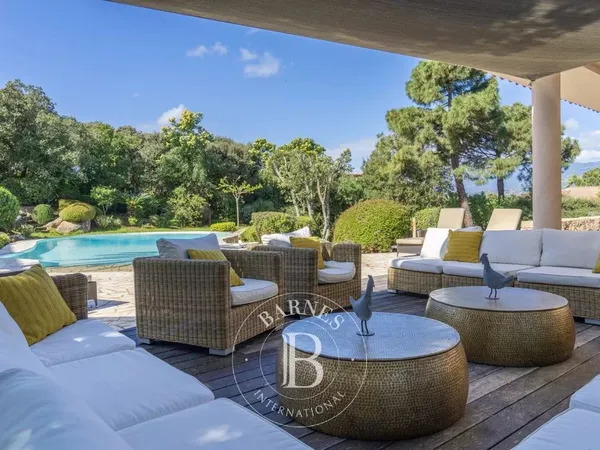 Maison Location Lecci   48000€