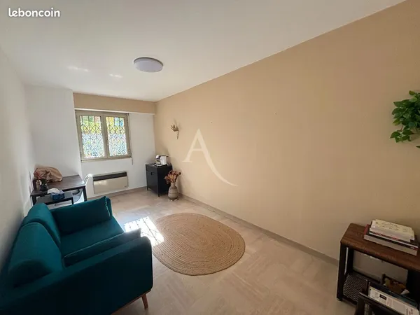 Local 57 m² NICE 