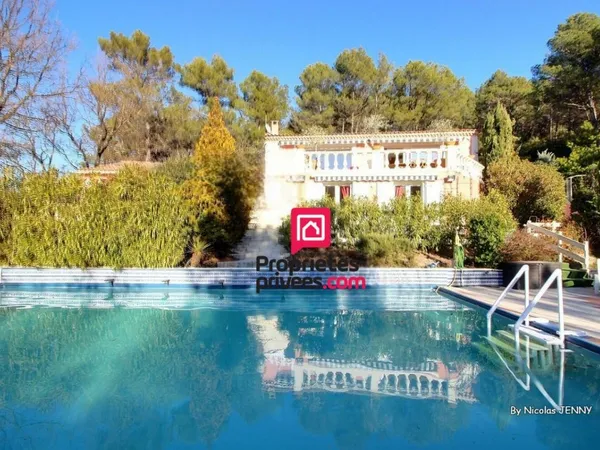 Villa - PROCHE SAINT MAXIMIN -7 pièces 225 m² - 685 000 Euros - 