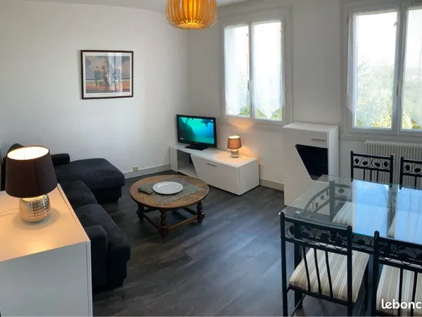 Appartement F2 meublé avec parking, chauffage compris 