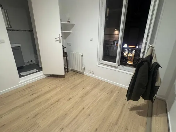 Studio 1 pièce 11 m² 