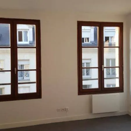Studio 1 pièce 24 m² 