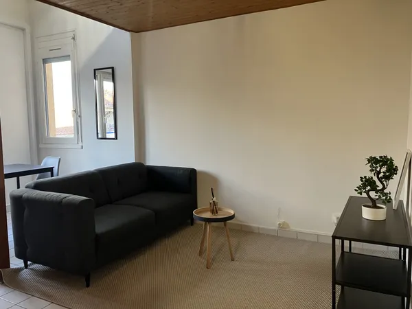 T2 rénové en duplex 