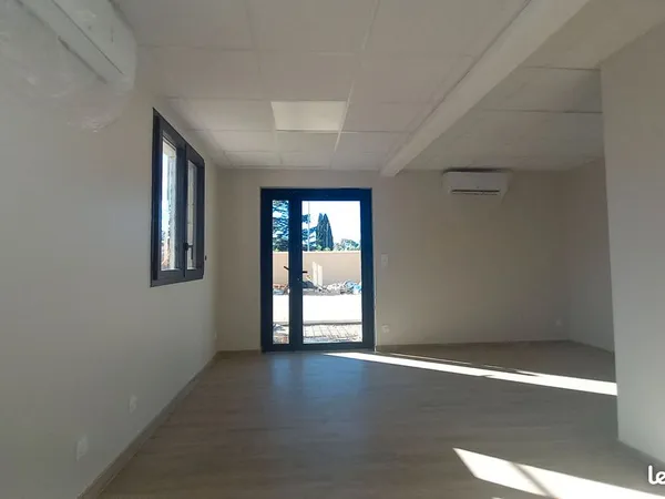Bureaux 53 m² LE PONTET 