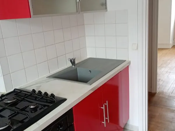 Tres beau f2 dans residence calme et securisee en plein centre ville evreux 