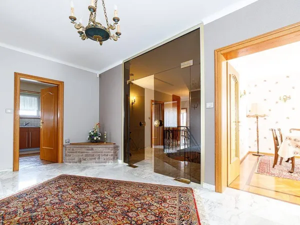 Maison 7 pièces 249 m² 