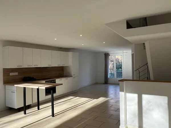 À LOUER - Maison individuelle 101 m² (Loi Carrez) - Waldighofen - 1 200 € 