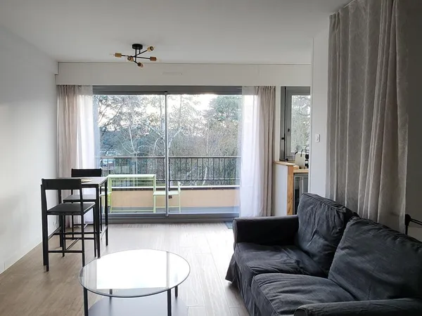 Location grand studio meublé en bail mobilité 