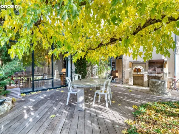 Propriété 9 pièces 342 m² 