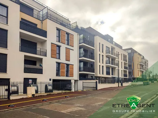 Parking - Garage Location Verneuil-sur-Seine   85€